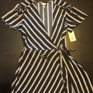 Women’s wrap dress